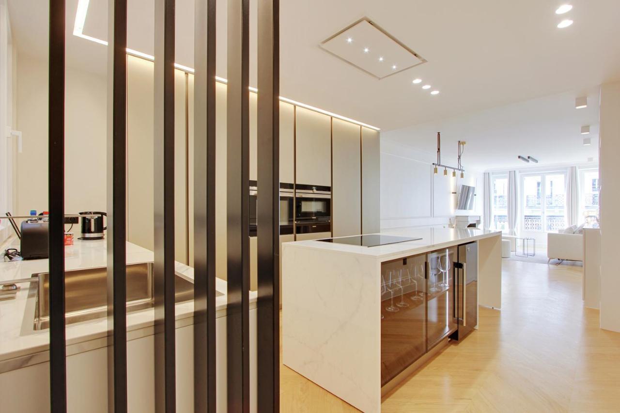 Stunning Apartment With View At The Very Heart Of Paris Ngoại thất bức ảnh
