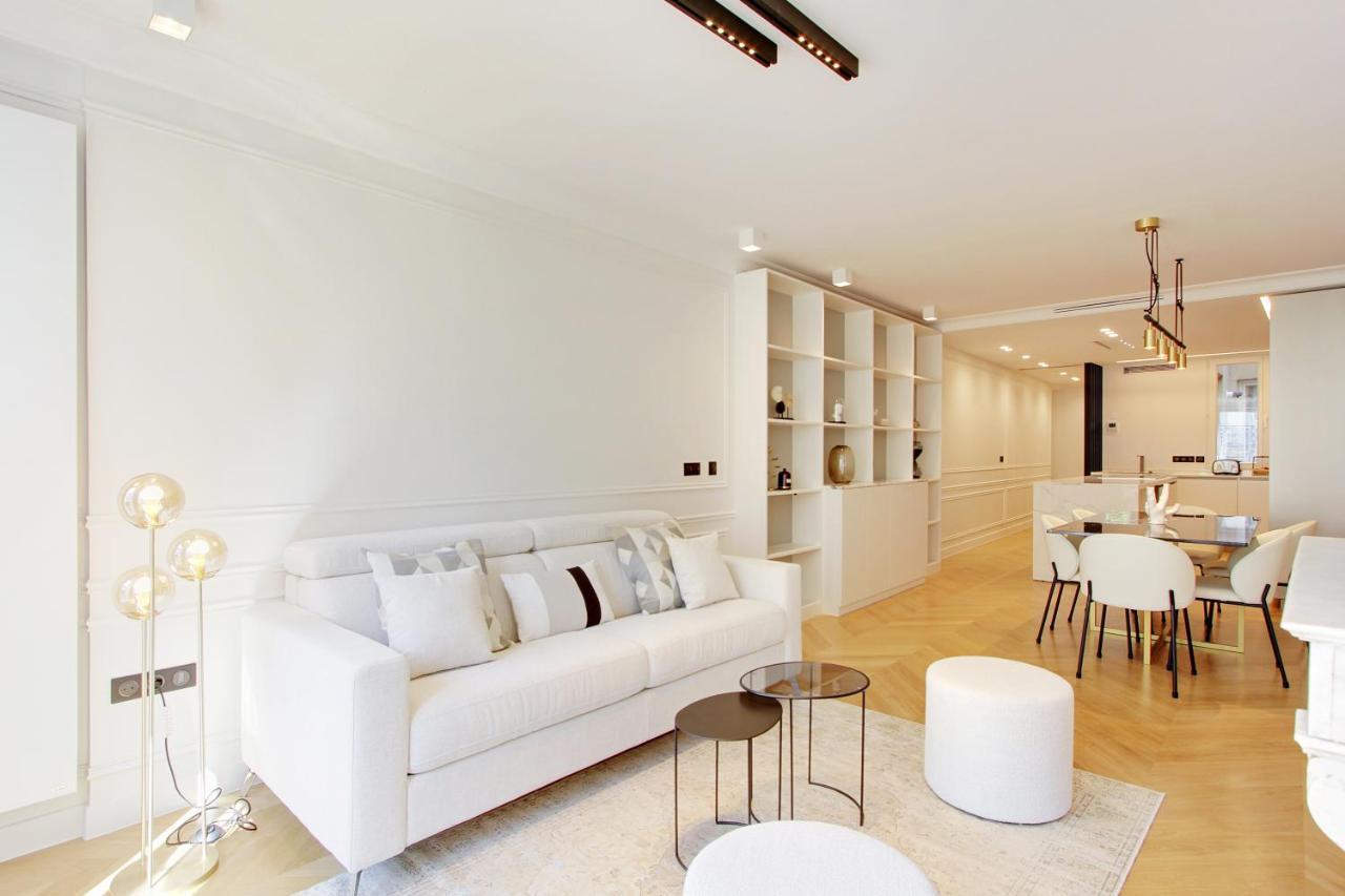 Stunning Apartment With View At The Very Heart Of Paris Ngoại thất bức ảnh